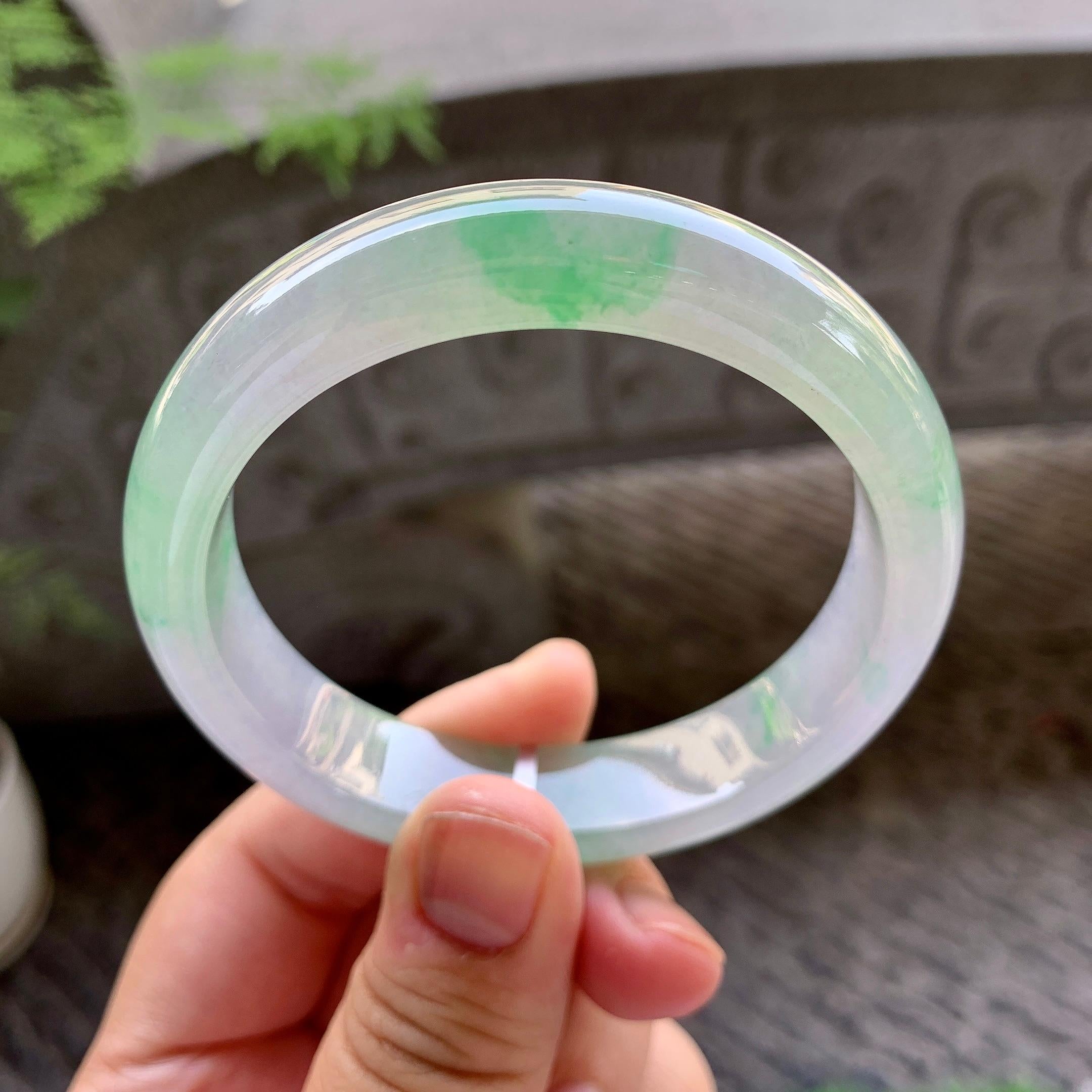 糯冰种淡春彩平安镯(57mm)
