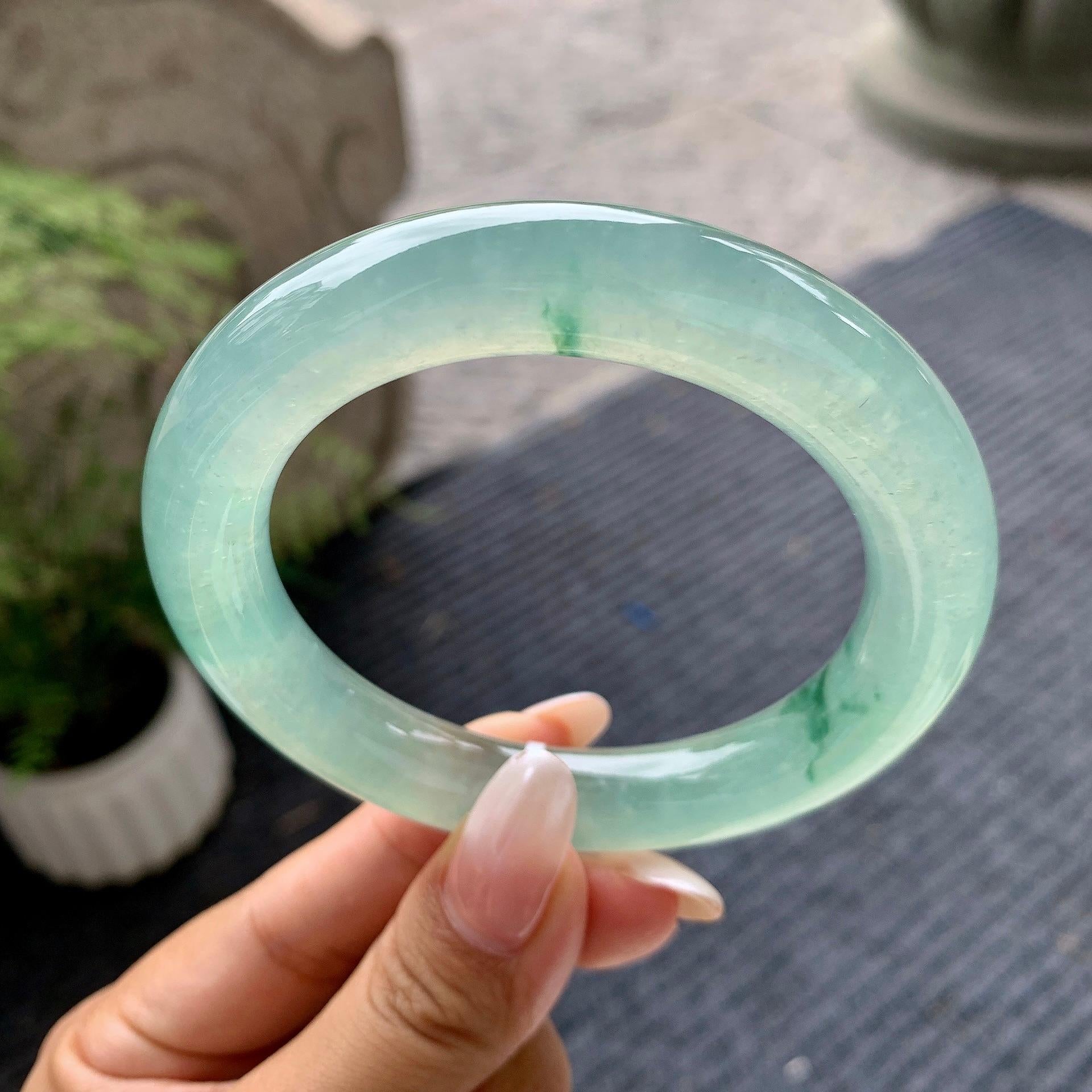 糯冰种晴水飘花圆条手镯(58.3mm)(yc196527)