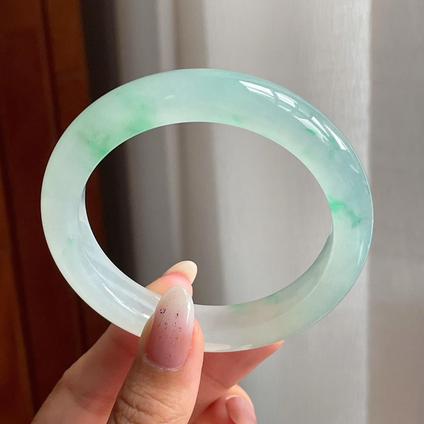冰种飘绿花翡翠平安镯(56mm)(yc206754)