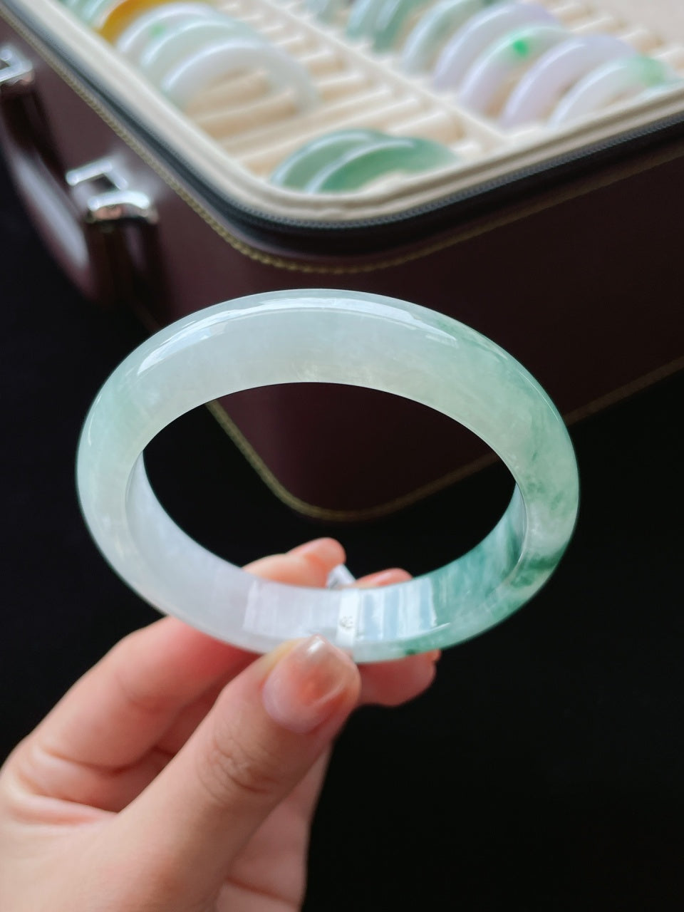 冰种飘绿花正圈翡翠手镯（58.1mm）（yc016639）