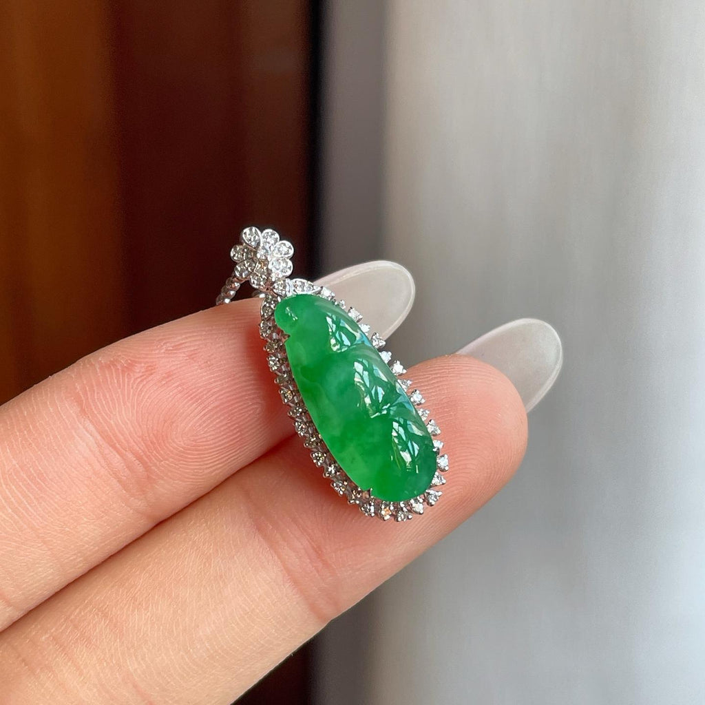 18k金钻镶冰种满绿翡翠豆子（yc257842）