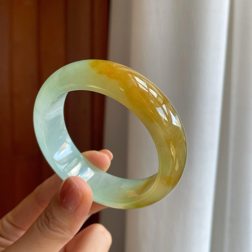 冰种宽版晴底黄翡特色镯（54.5mm）（yc278057）