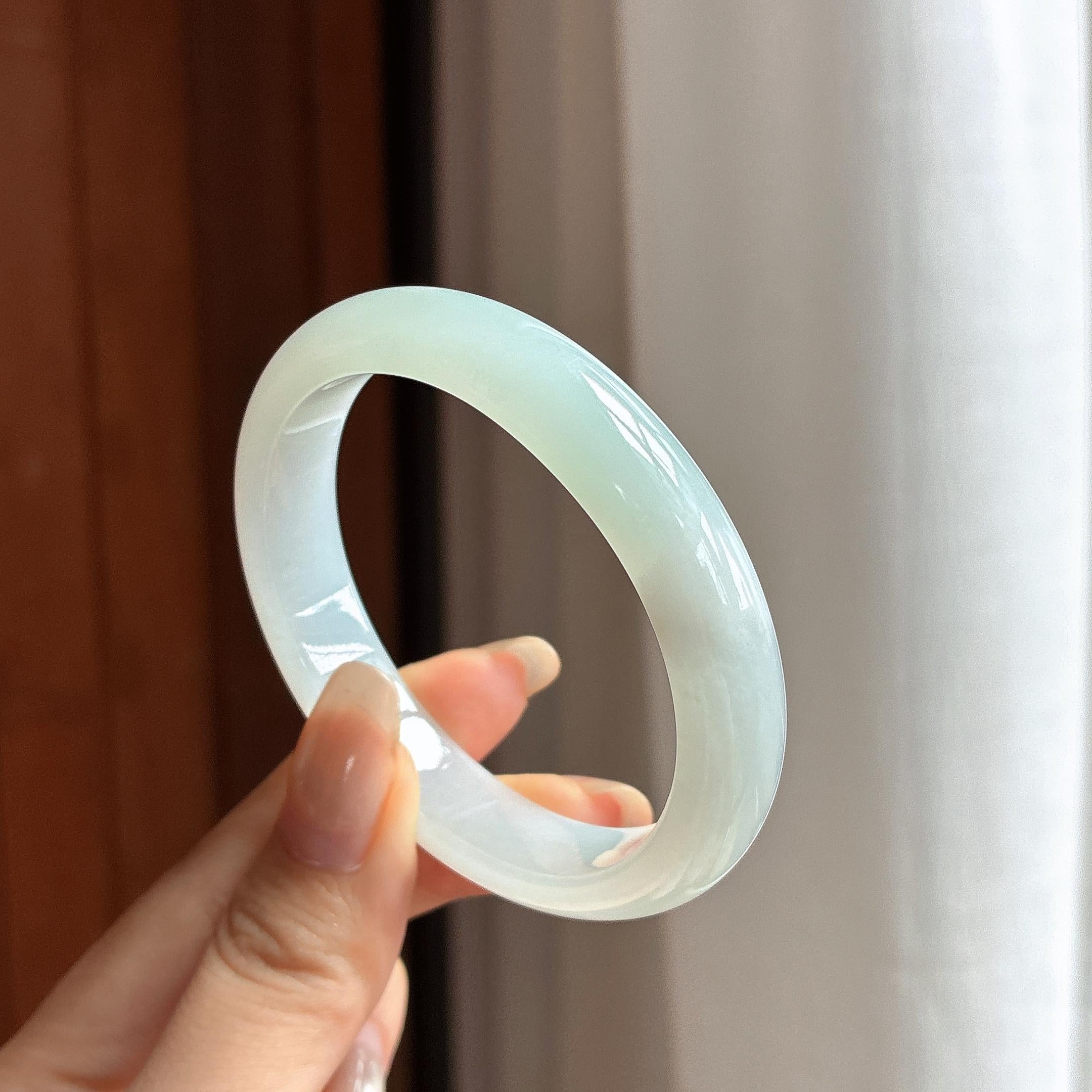 细糯种淡底色贵妃镯 53圈 天然缅甸A货翡翠（yc460678）