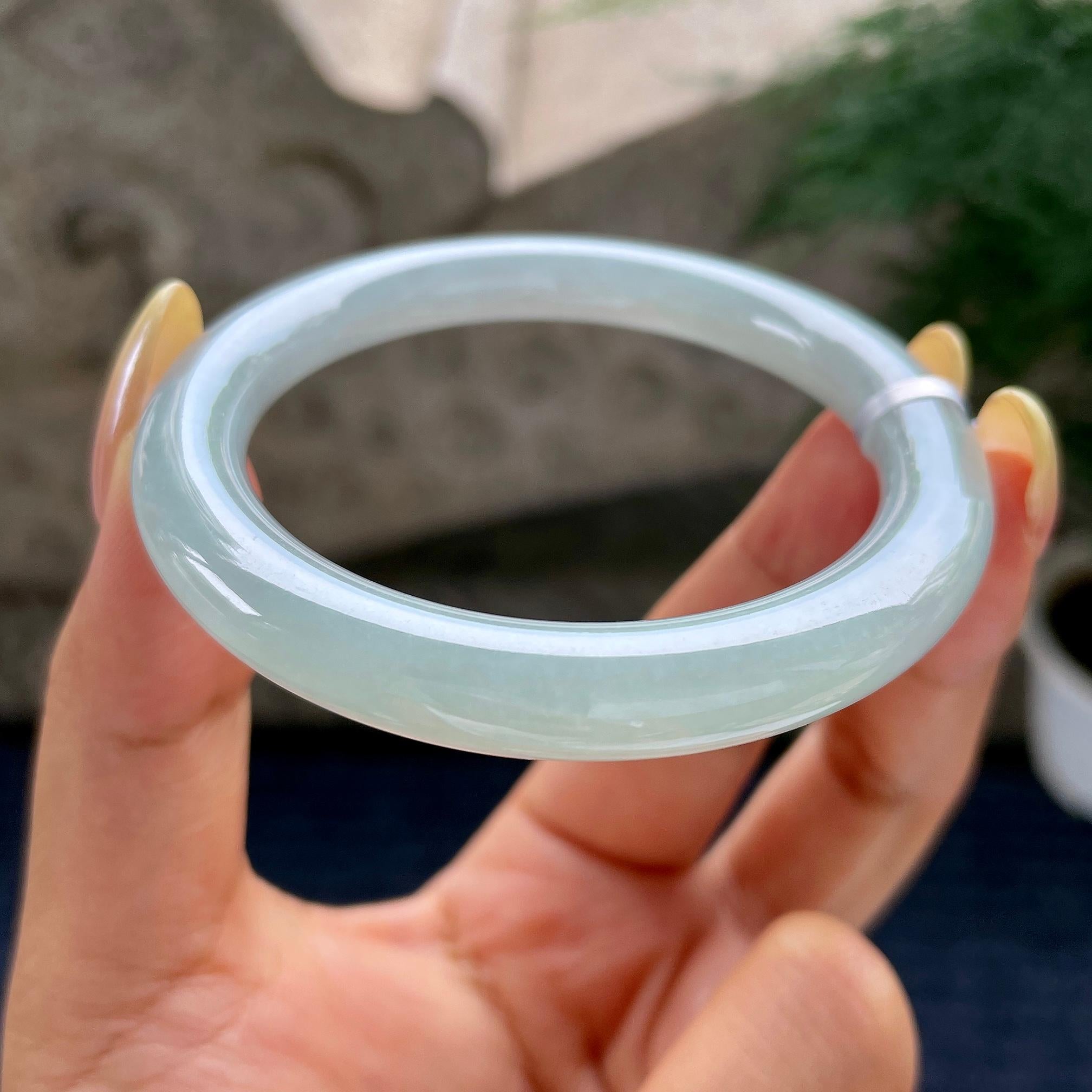 细糯种带底色圆条手镯55.2圈 天然缅甸A货翡翠（yc481971）