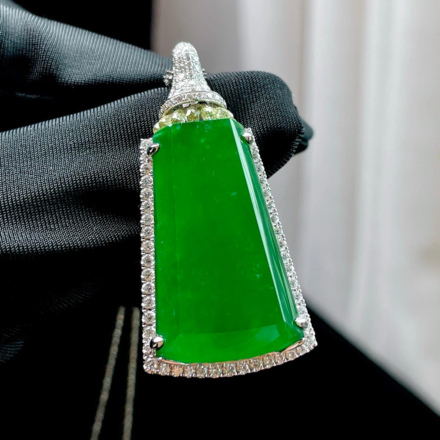 18k金钻镶冰种满绿翡翠无事牌（yc349428）