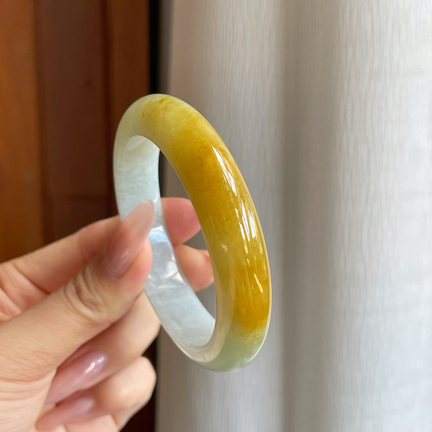 糯冰带黄翡翡翠平安镯（55mm）（yc278196）