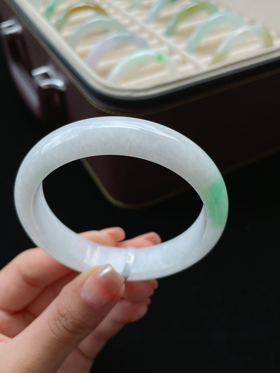 糯冰白底青正圈翡翠手镯（57.7mm）（yc016959）