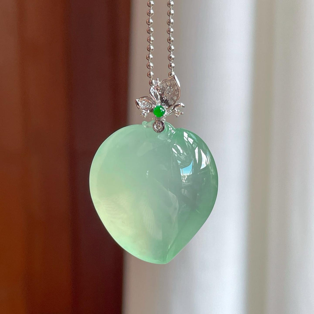 18k金扣冰种晴绿底翡翠桃子（yc261409）