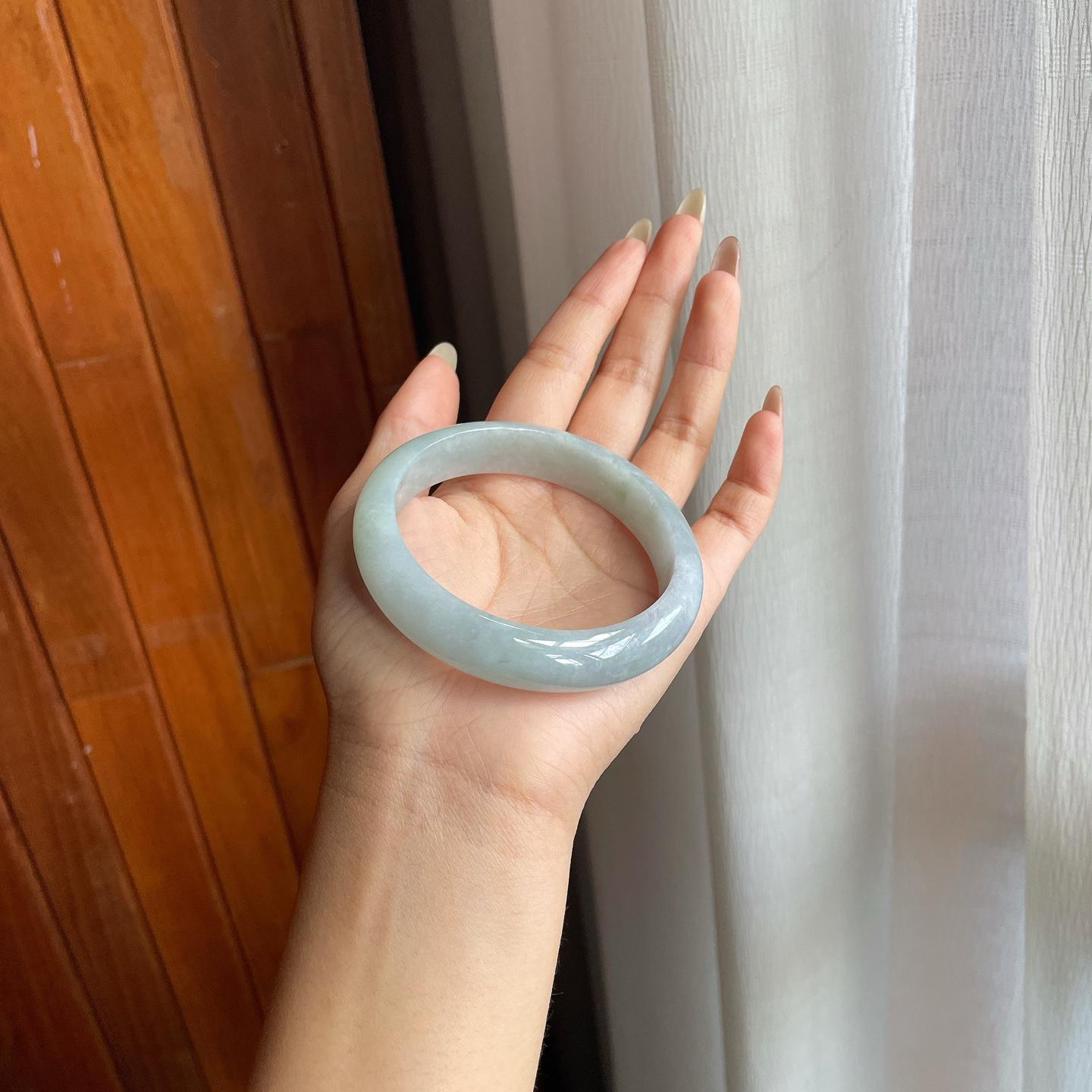 细糯种带底色翡翠平安镯（58.8mm）（yc220247）