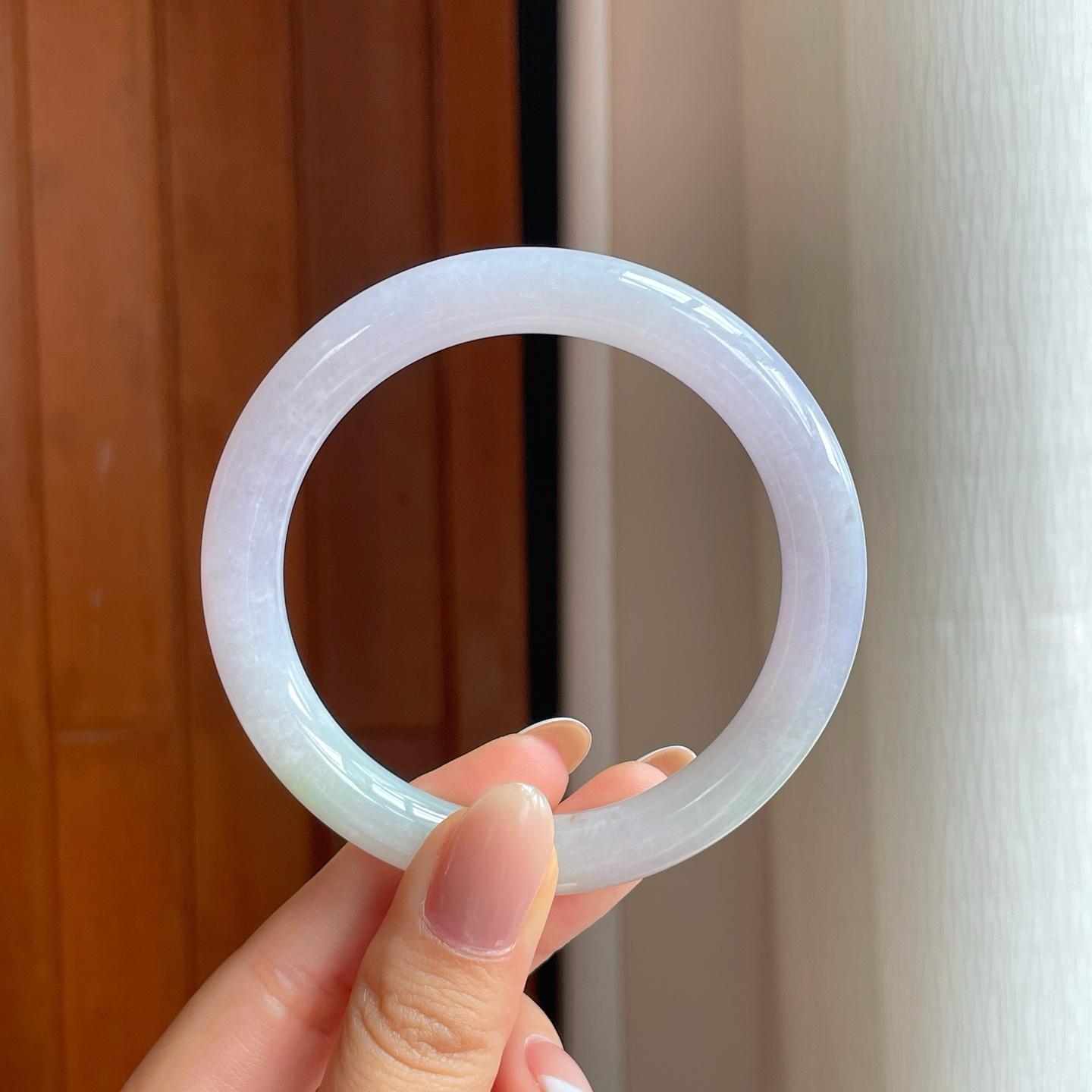 糯冰春带彩翡翠圆条手镯（56.2mm)（yc374043）