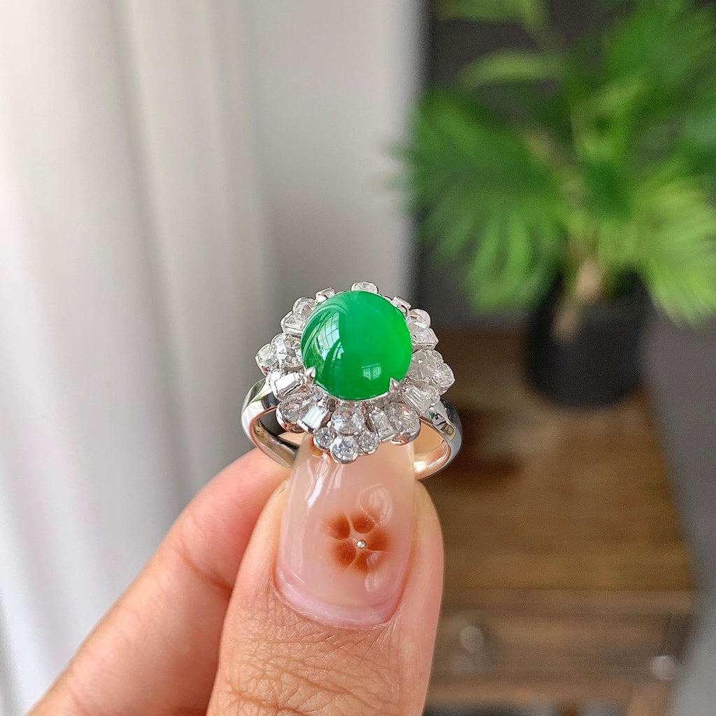 18k金钻镶糯冰种满绿蛋面戒指（yc255589）