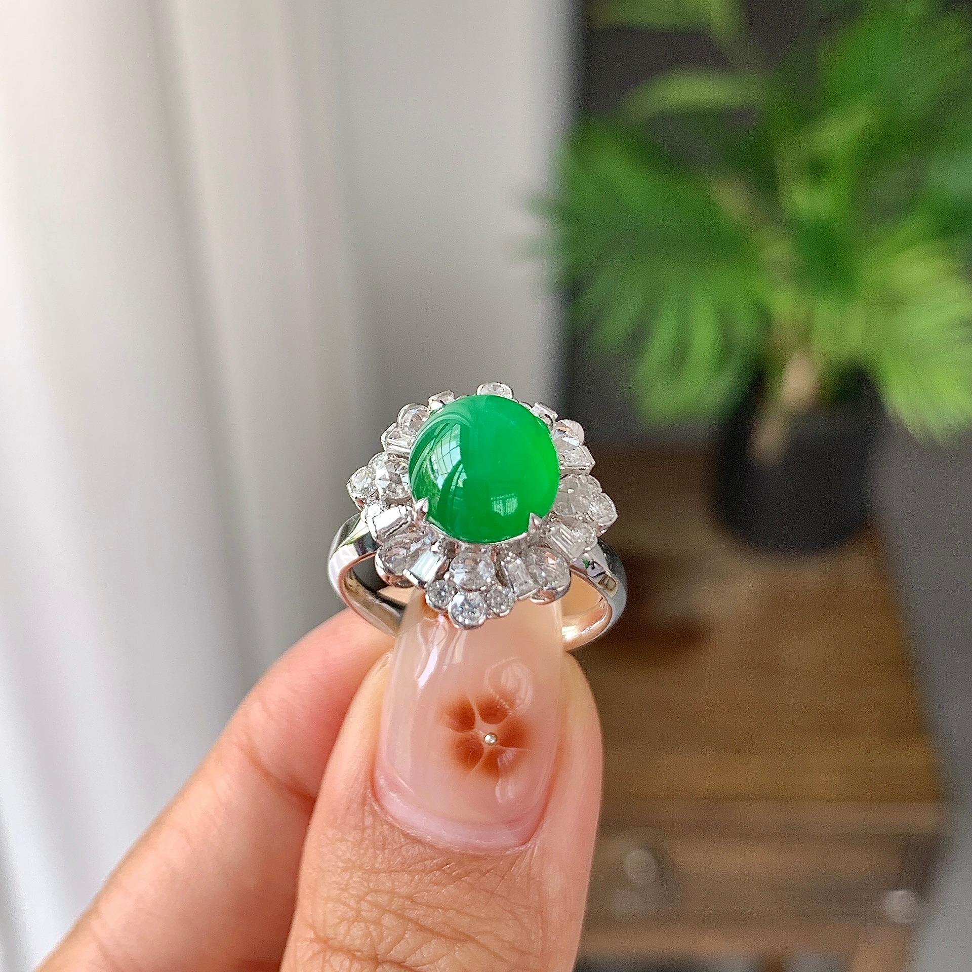 18k金钻镶糯冰种满绿蛋面戒指（yc255589）