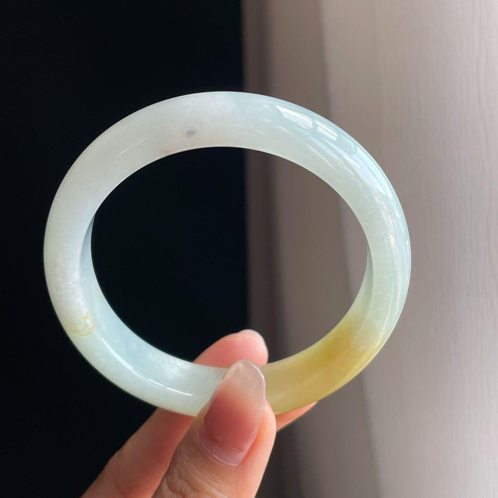 糯冰带黄翡翡翠平安镯（58mm)（yc323703）
