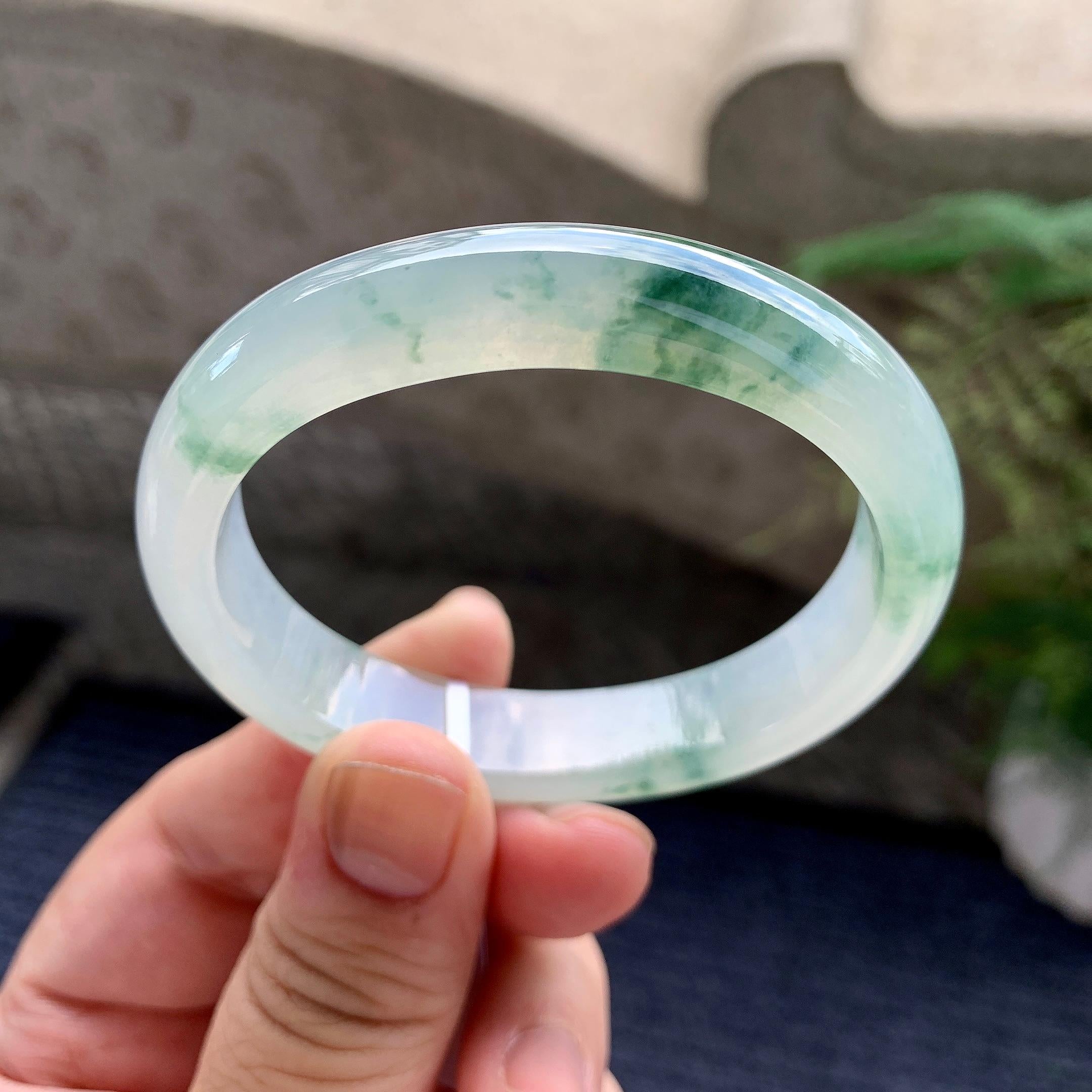 糯冰种飘花贵妃手镯（52.6mm）（yc226070）