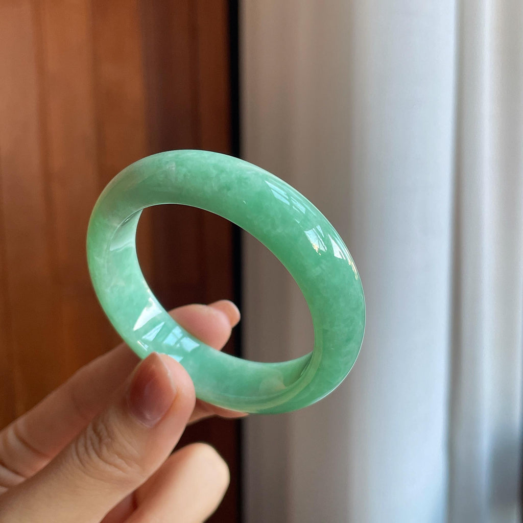 糯种果绿翡翠贵妃镯（53mm）（yc289585）