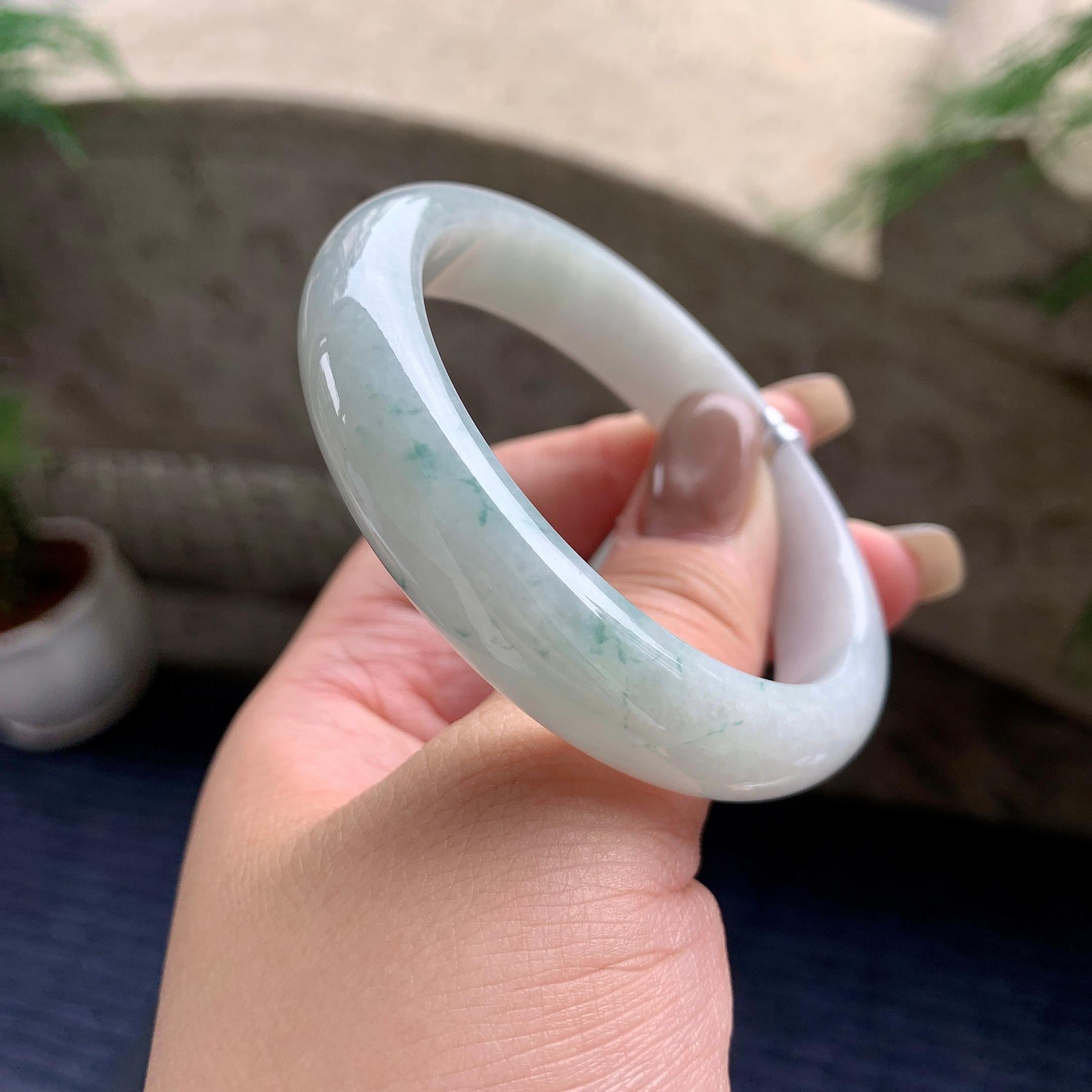细糯种飘蓝花正圈平安镯  54圈口  天然缅甸A货翡翠（yc441176）