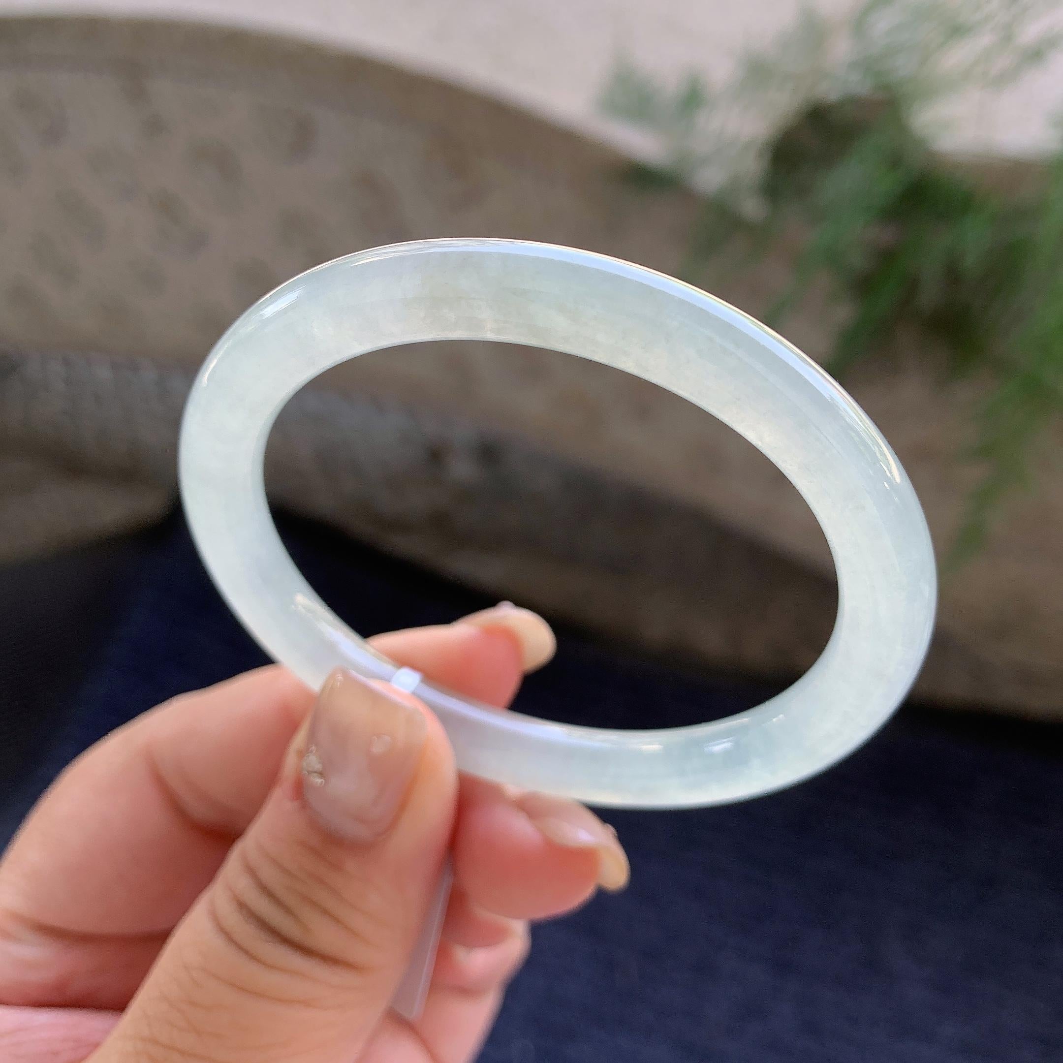 糯冰种淡晴底贵妃手镯 54.7圈口 天然缅甸A货翡翠（yc466830）