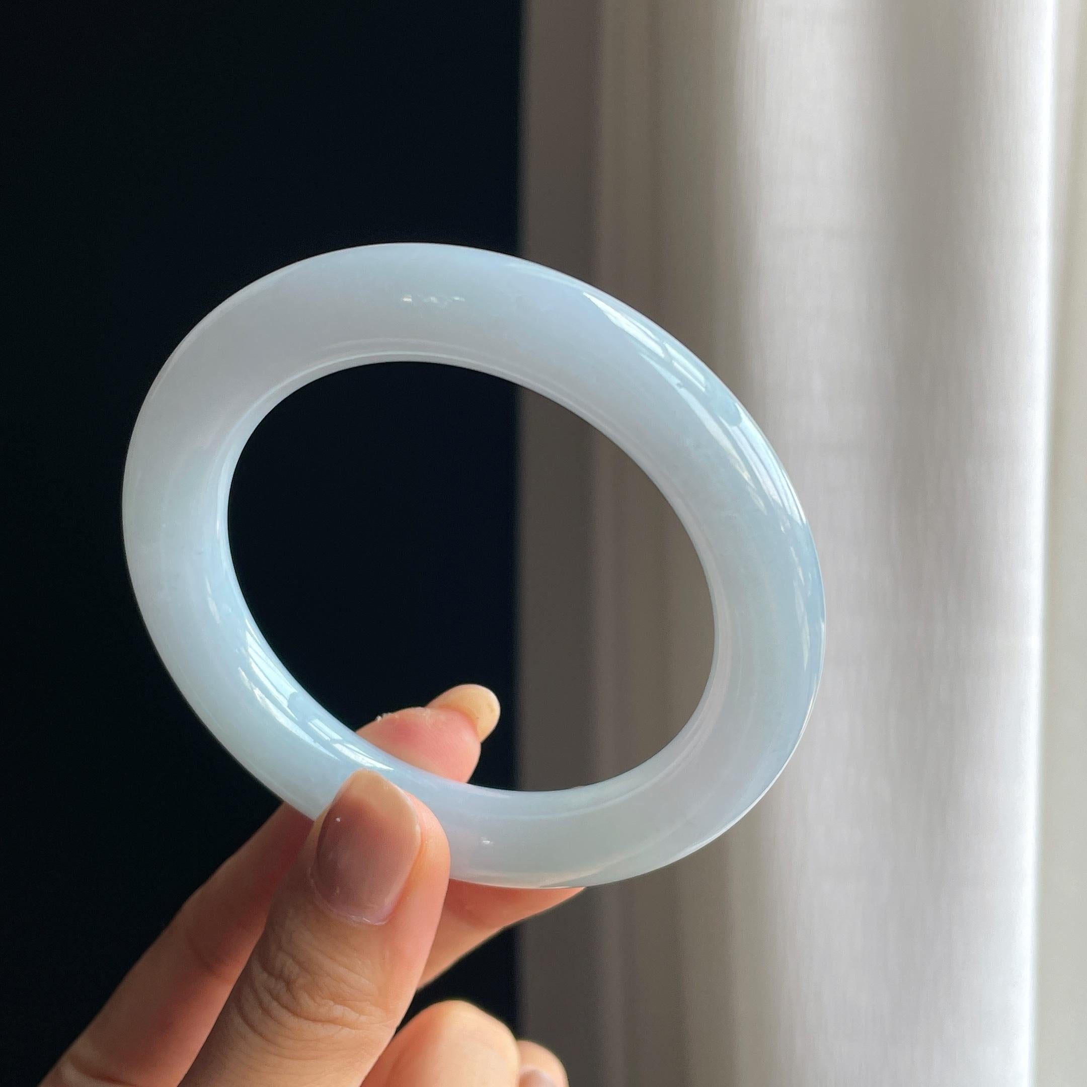 细糯冰淡春底翡翠圆条手镯（57mm）（yc413682）