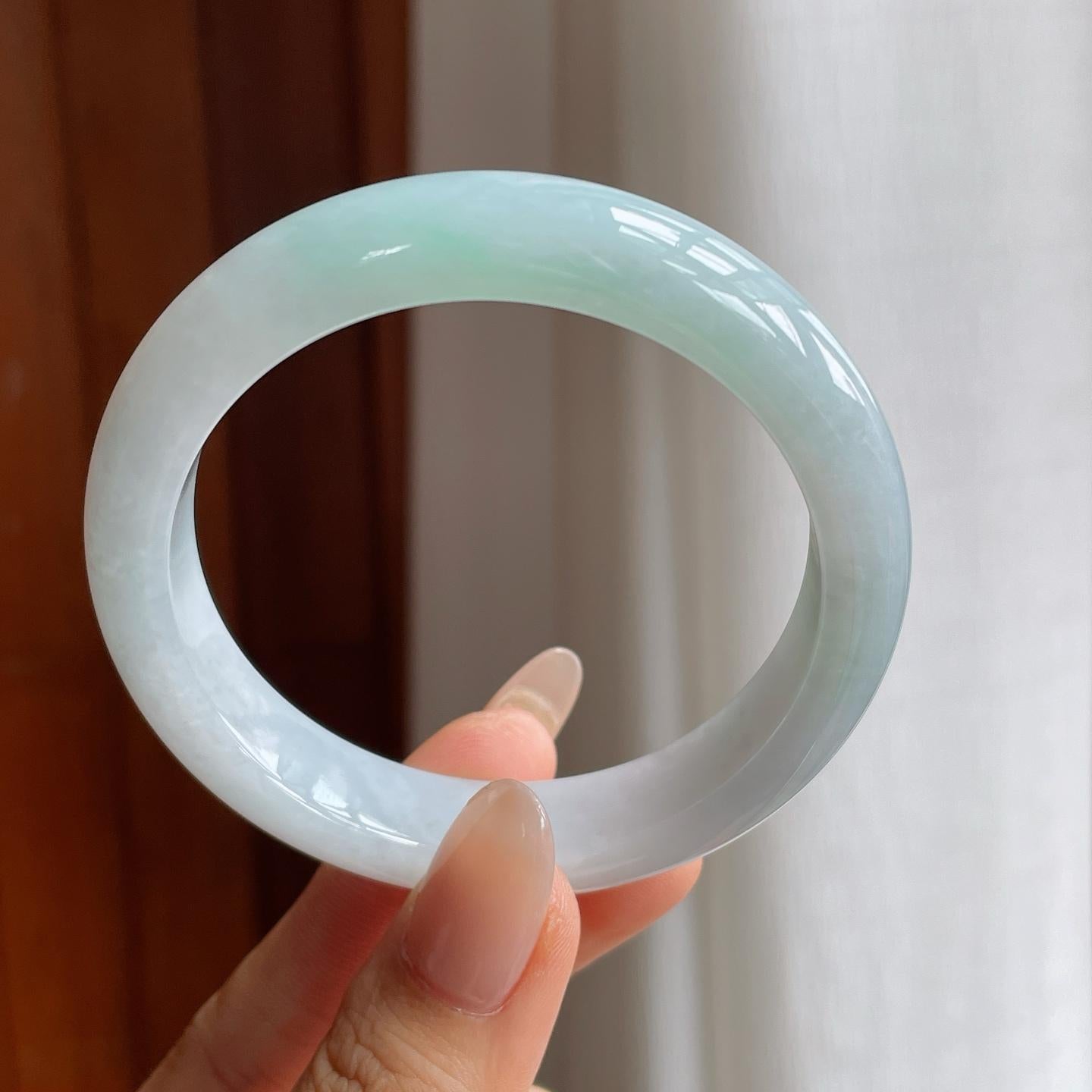 糯种带色翡翠平安镯（56.2mm）（yc240462）