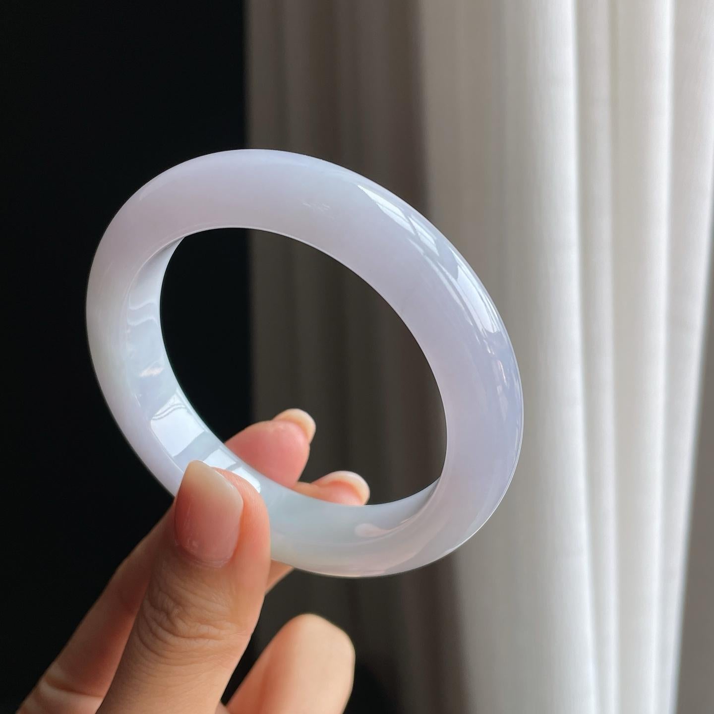 糯冰淡春底翡翠平安镯（55.6mm)（yc389475）
