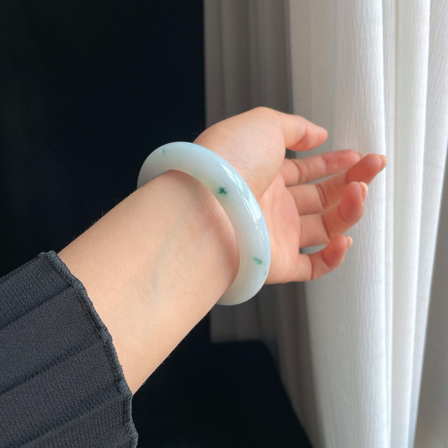 糯冰飘花翡翠平安镯（58.3mm)（yc389477）