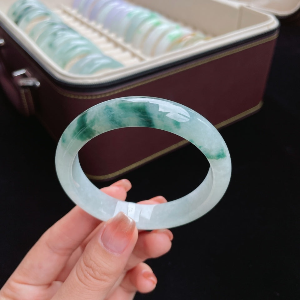 糯冰飘花正圈翡翠手镯（56mm）（yc017393）
