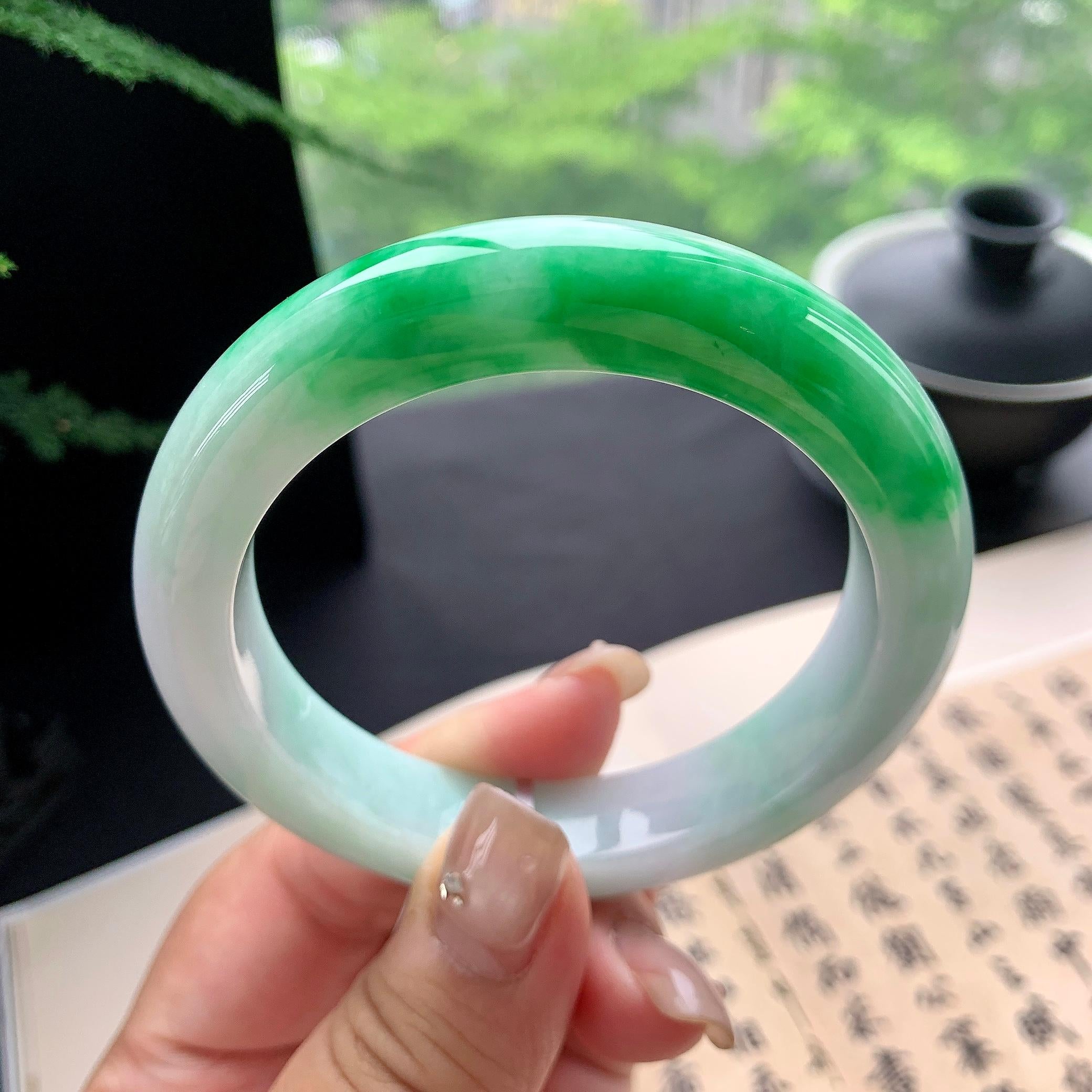 细糯种白底青正圈平安镯 57.6圈口 天然缅甸A货翡翠（yc473092）