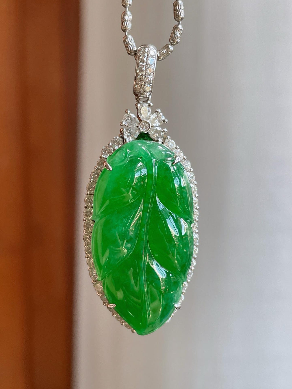 18k金镶糯冰满绿翡翠叶子（yc241723）