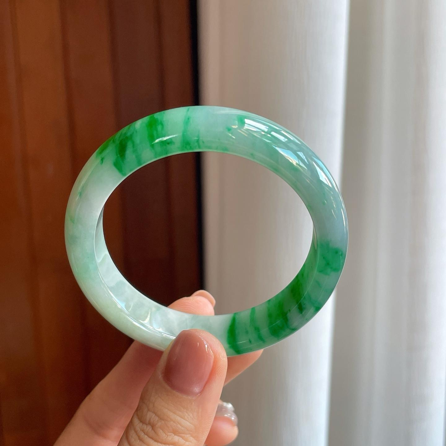 糯种带色翡翠平安镯（53.5mm）（yc274643）