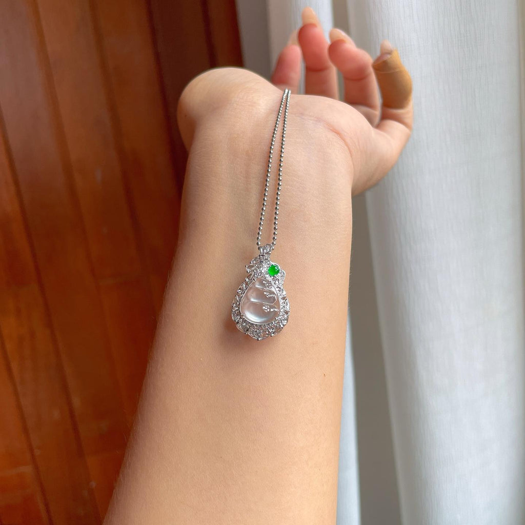 18k金镶镶玻璃种无色翡翠豆子（yc246190）