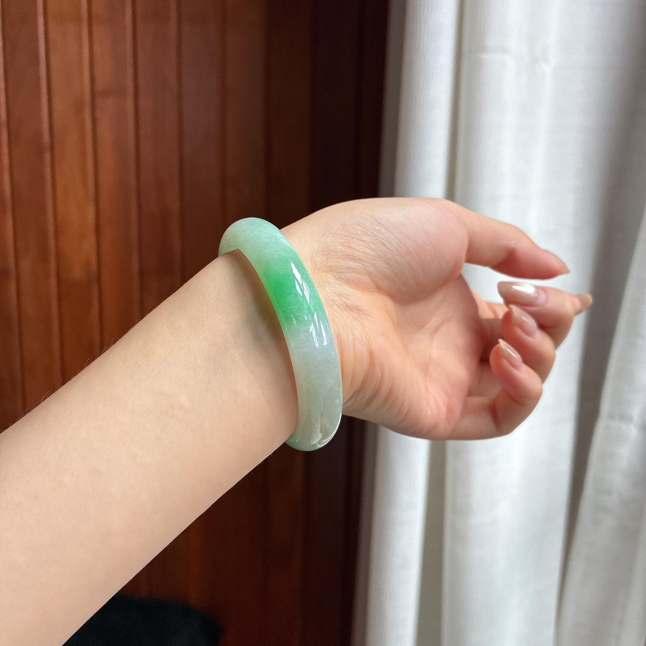 细糯种带色贵妃镯 54圈 天然缅甸A货翡翠（yc454402）