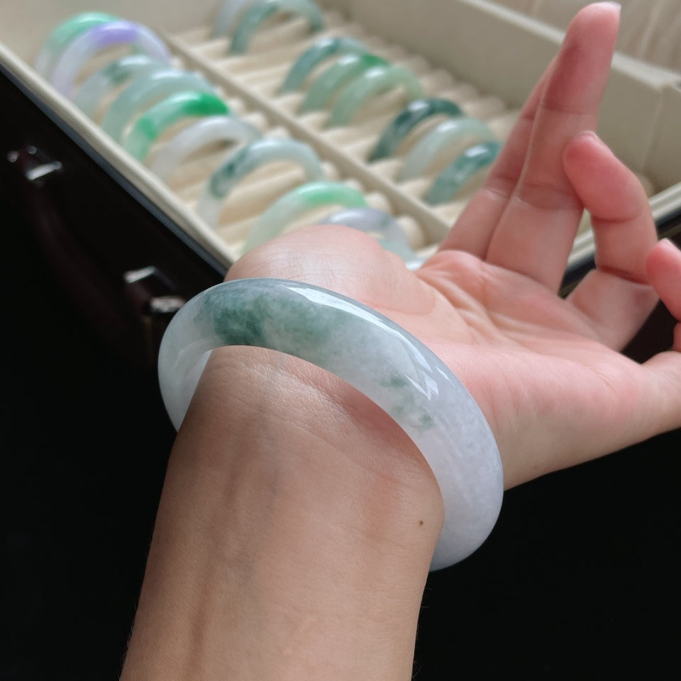 糯冰正圈飘花翡翠手镯（56mm）（yc016631）