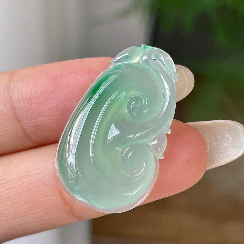 糯冰种晴水飘绿花如意吊坠    天然缅甸A货翡翠（yc356834）