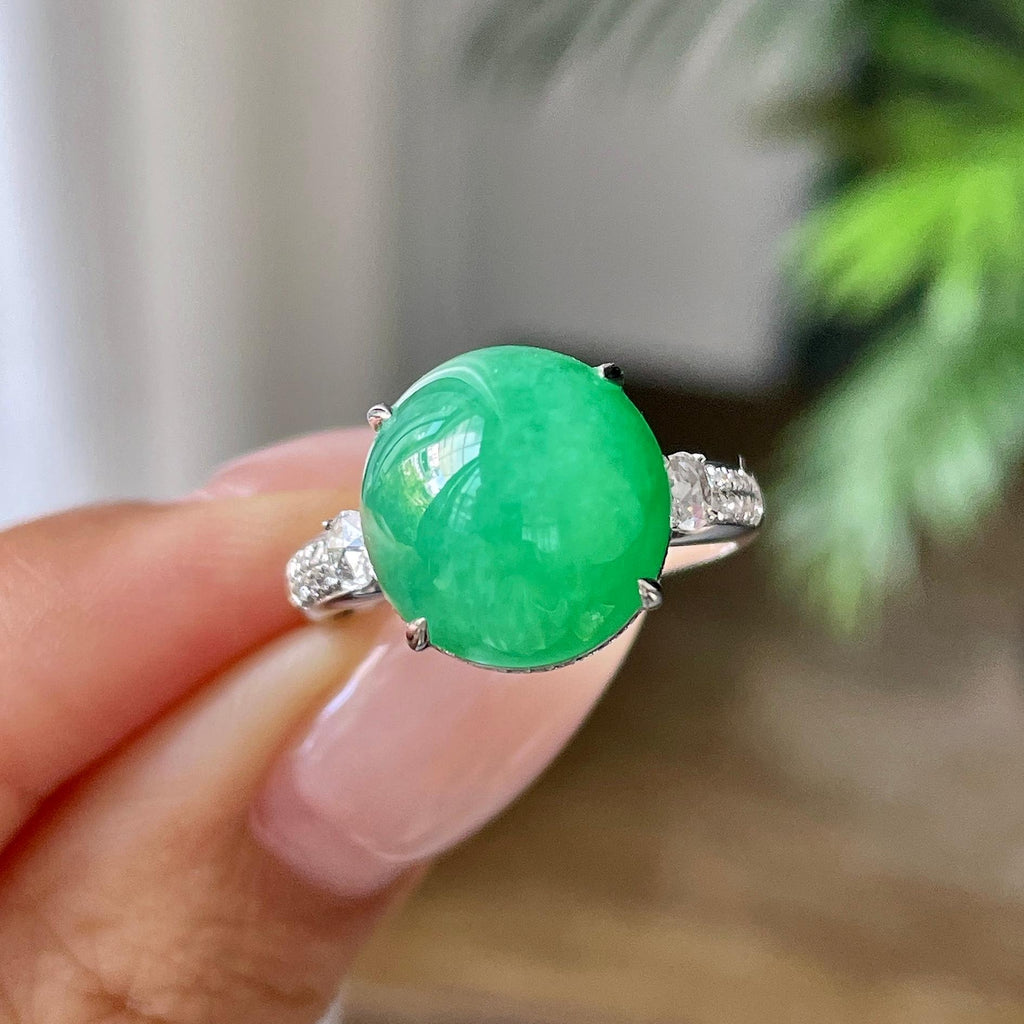 18k金钻镶细糯种满绿蛋面戒指         天然缅甸A货翡翠（yc419956）