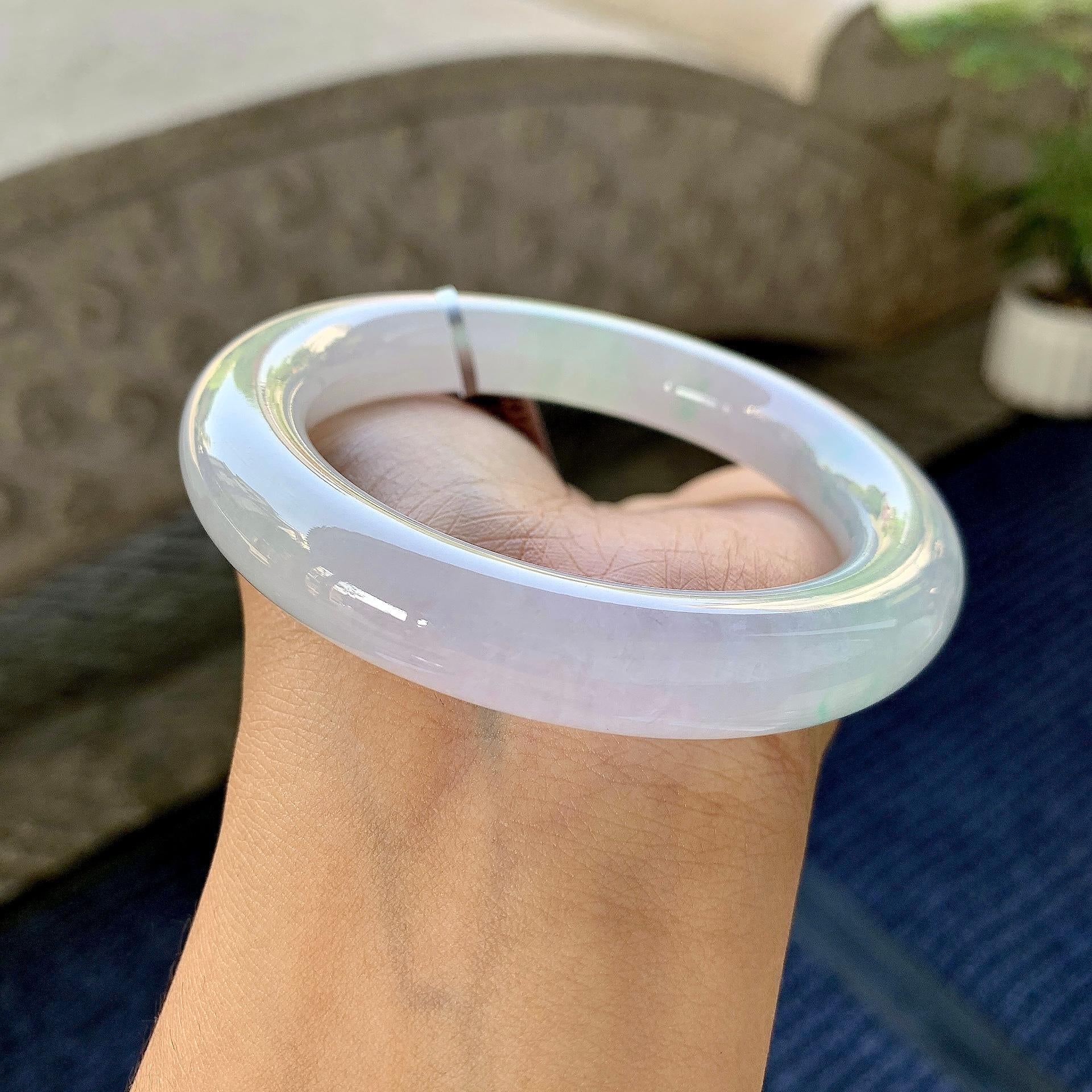 糯冰种春彩圆条手镯（55.5mm）（yc249444）