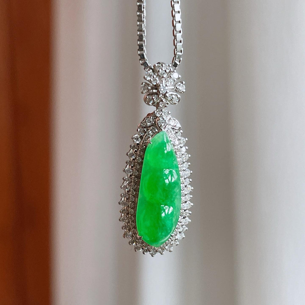 18k金镶糯冰满绿翡翠豆子（yc239604）