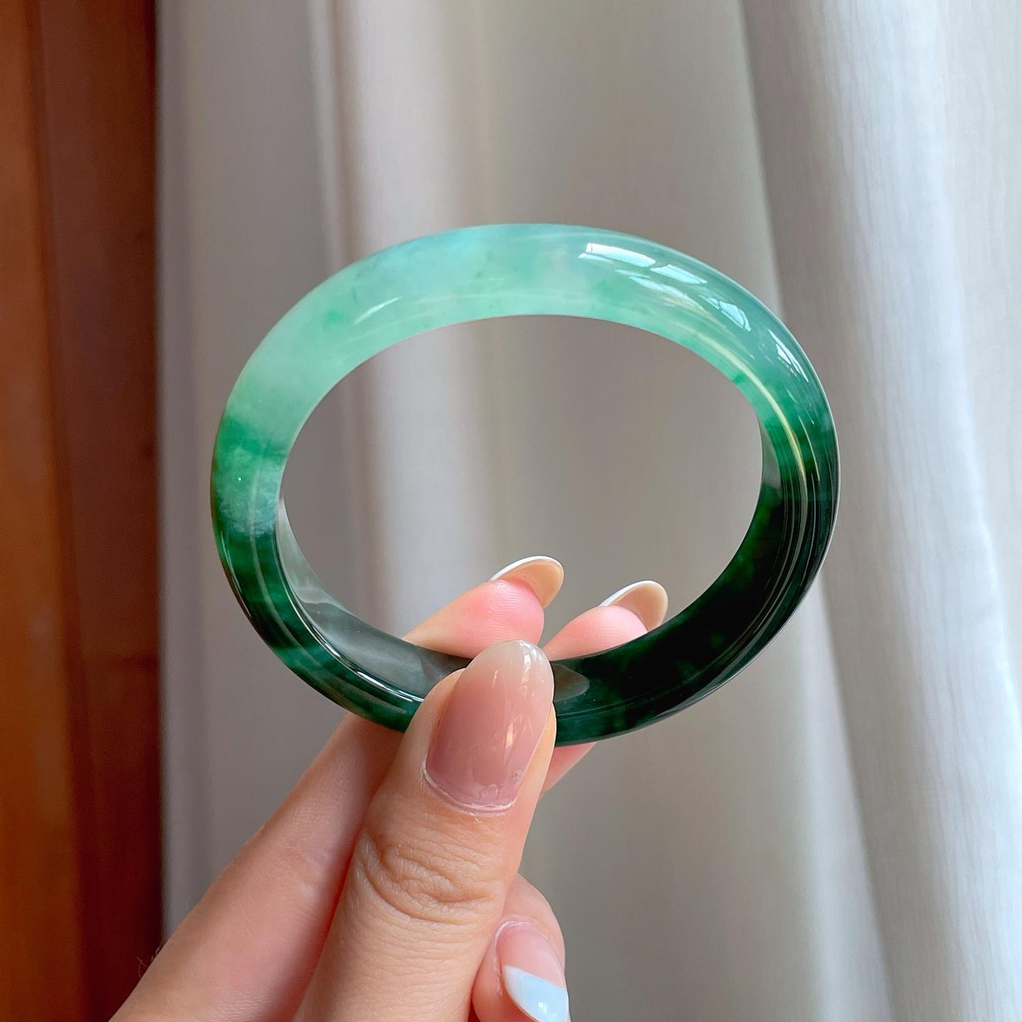 冰种半山半水翡翠贵妃镯（54.2mm)（yc374704）