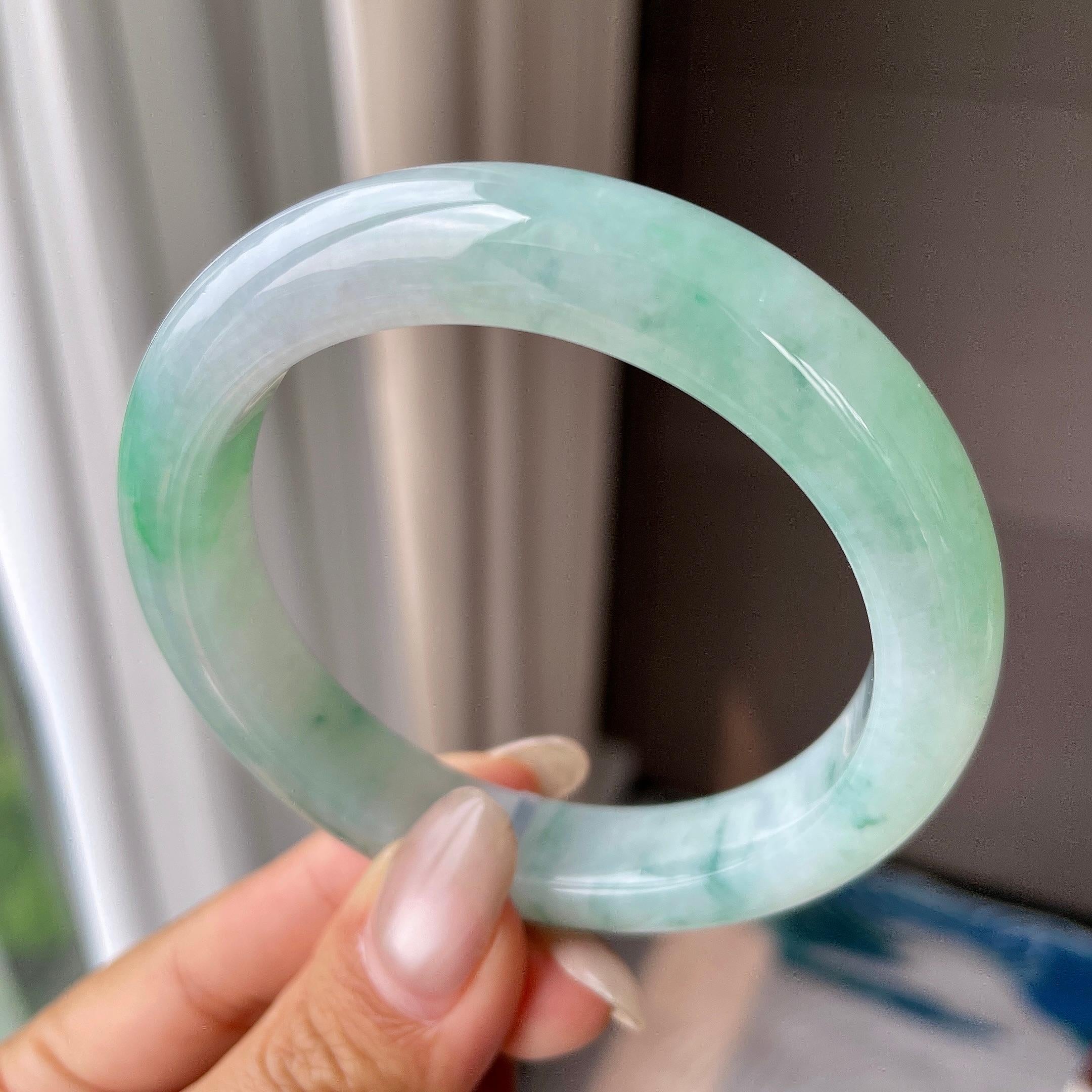 细糯种飘绿花正圈平安镯56.2圈    天然缅甸A货翡翠（yc357757）