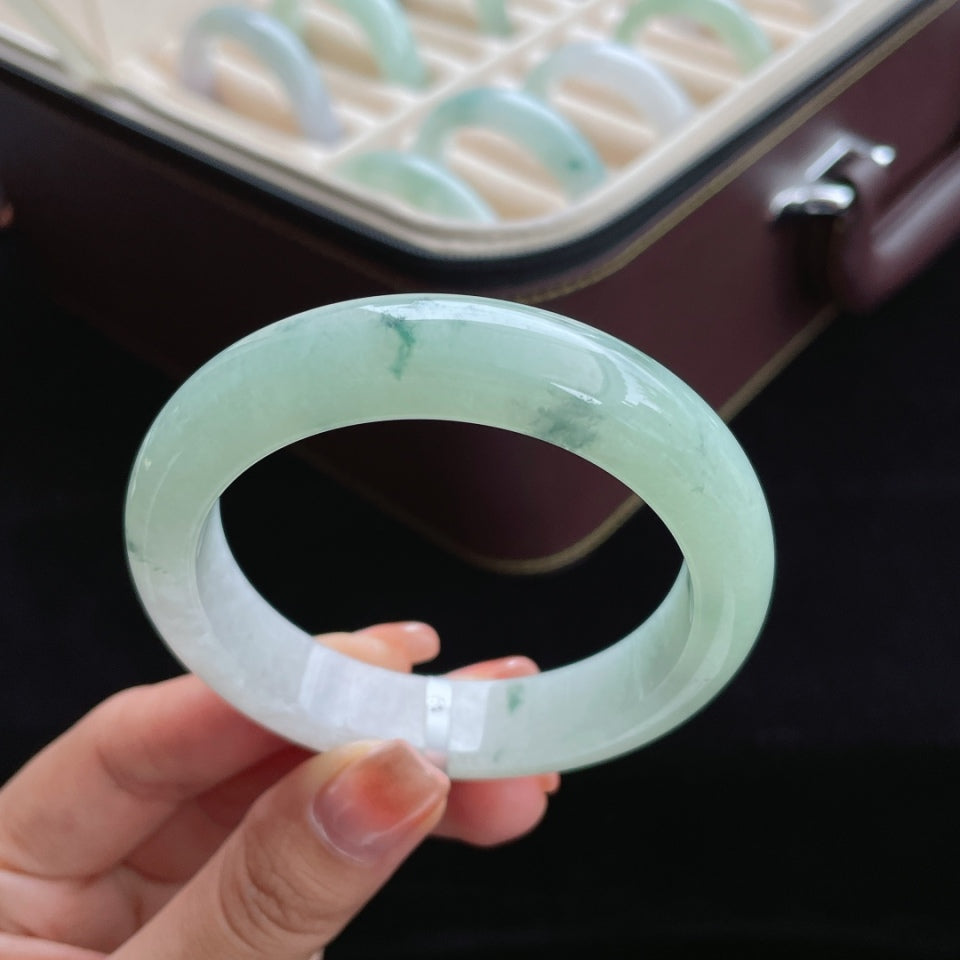 糯冰晴底飘花翡翠手镯（55.8mm）（yc016179）