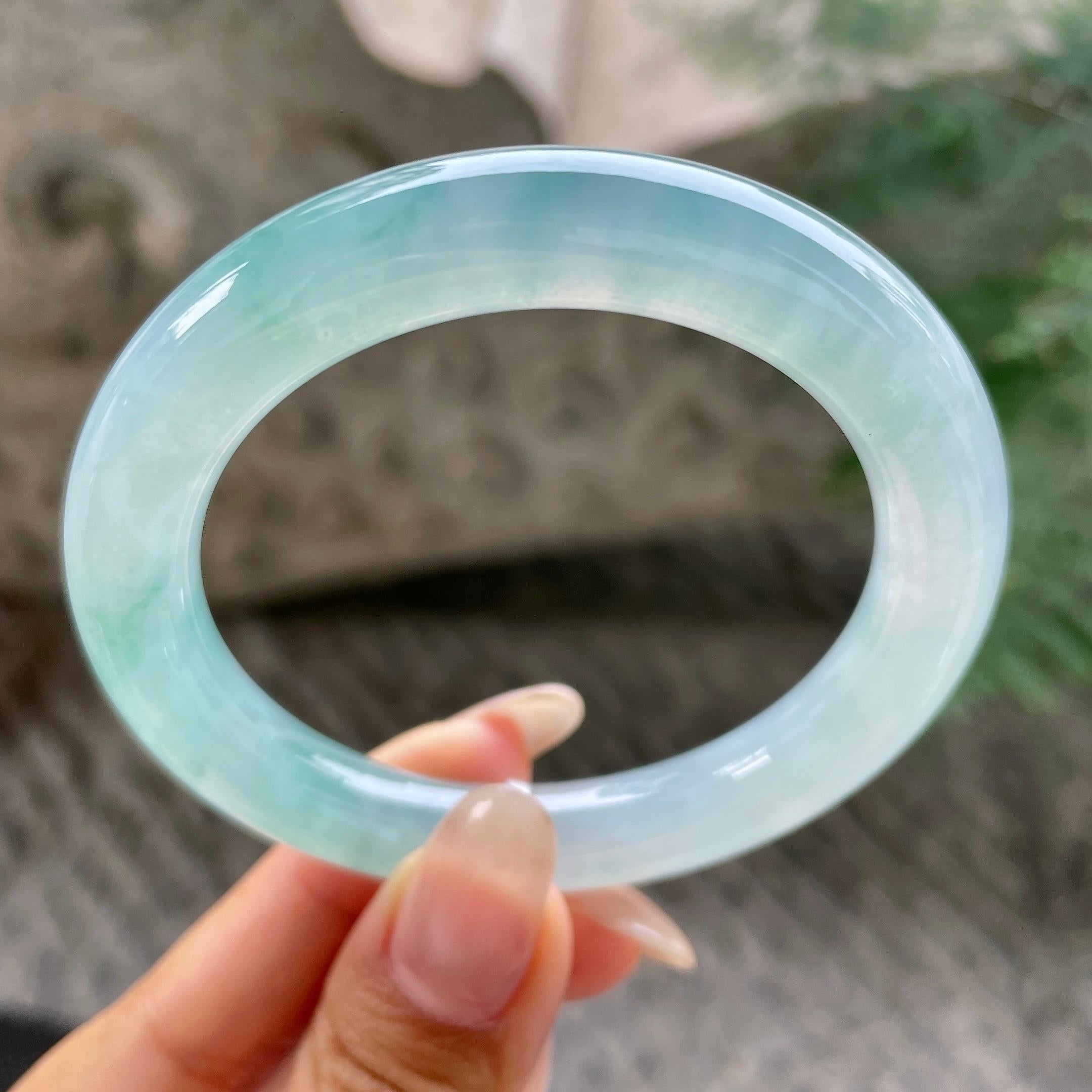 小圈口  糯冰种蓝底飘花圆条手镯53.7圈    天然缅甸A货翡翠（yc351392）