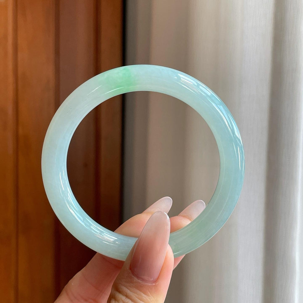 糯冰淡晴底飘花翡翠圆条（53.8mm）（yc270318）