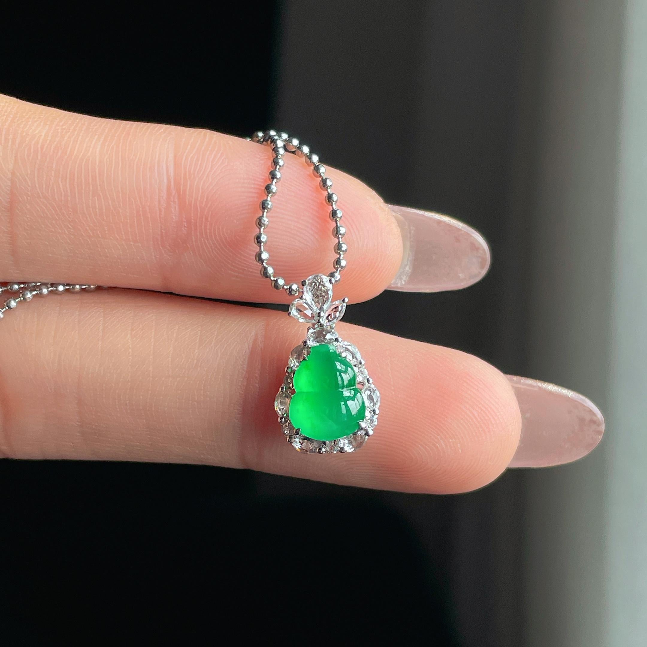 18k金钻镶冰种满绿翡翠葫芦（yc358326）