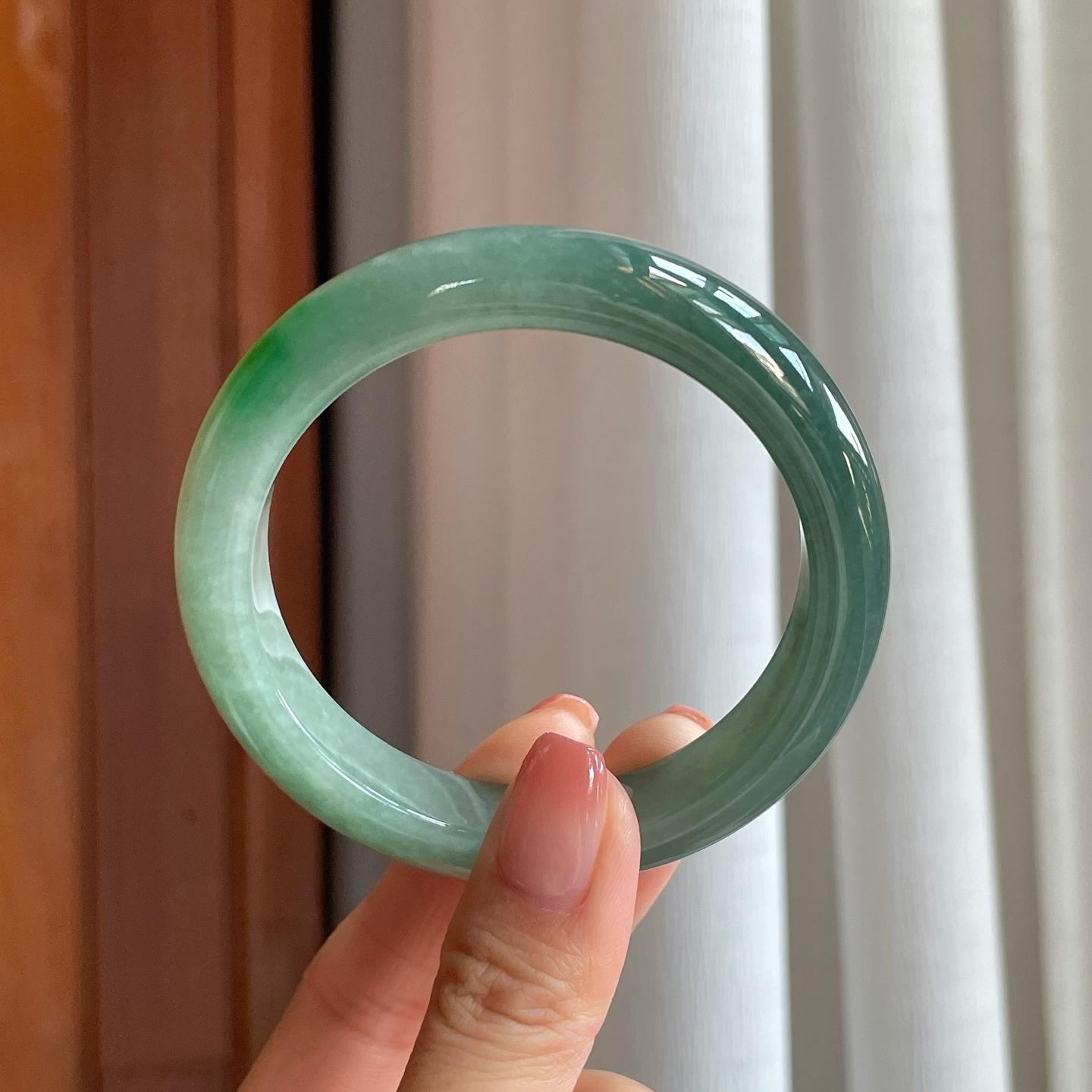 糯冰湖水绿翡翠平安镯（57.2mm）（yc310331）
