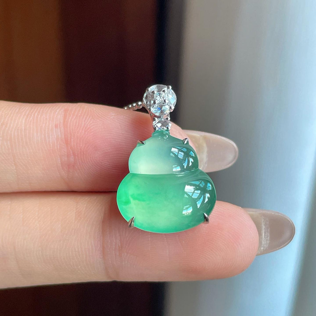 18k金镶冰种带色翡翠葫芦（yc241806）