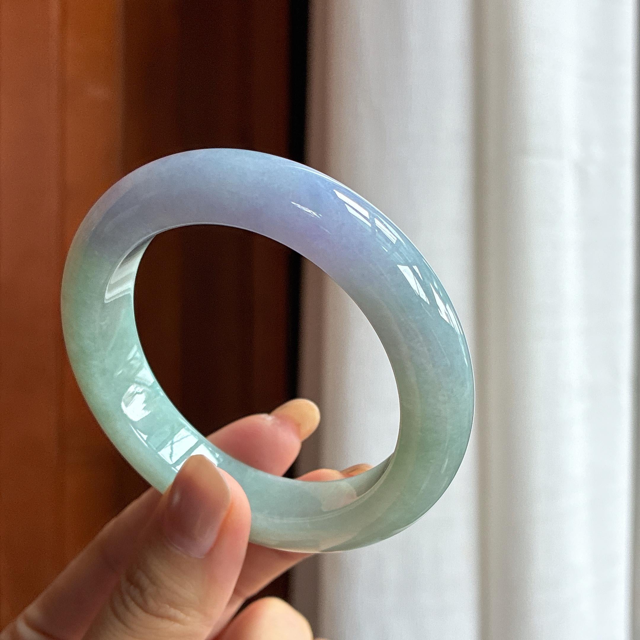 糯冰春彩底翡翠平安镯 56圈（yc426425）