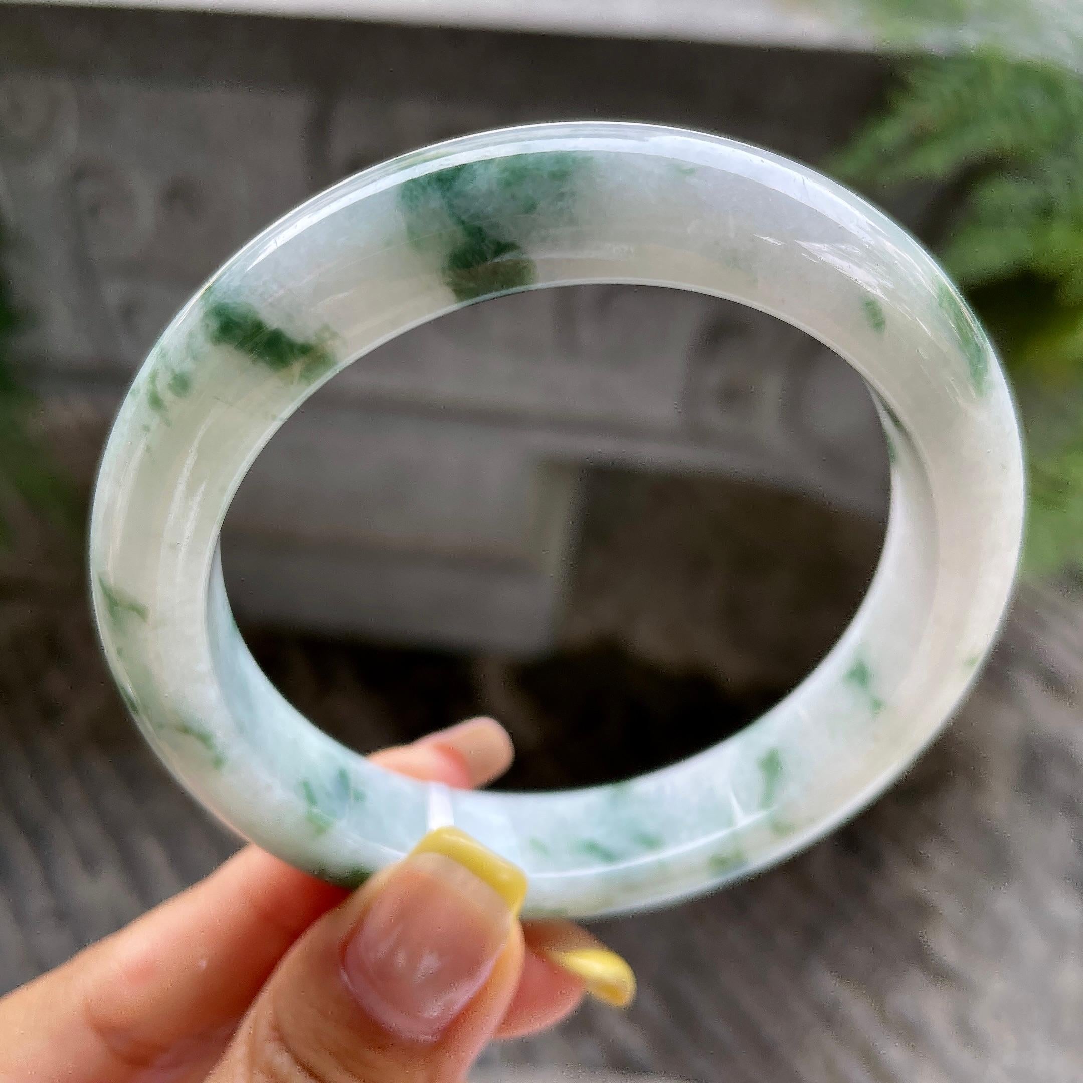 大圈口        细糯种飘花正圈平安镯61.3圈         天然缅甸A货翡翠（yc389230）
