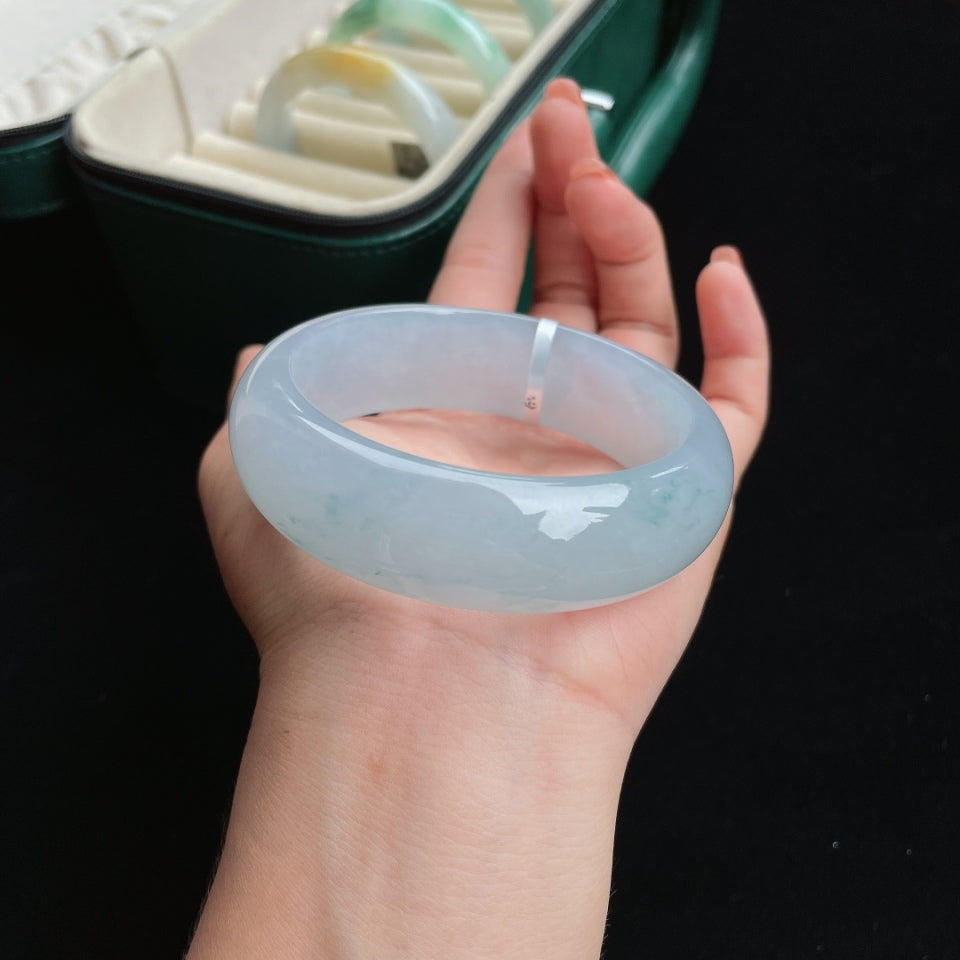 冰种蓝底飘花宽版正圈翡翠手镯（60.5mm）（yc017035）