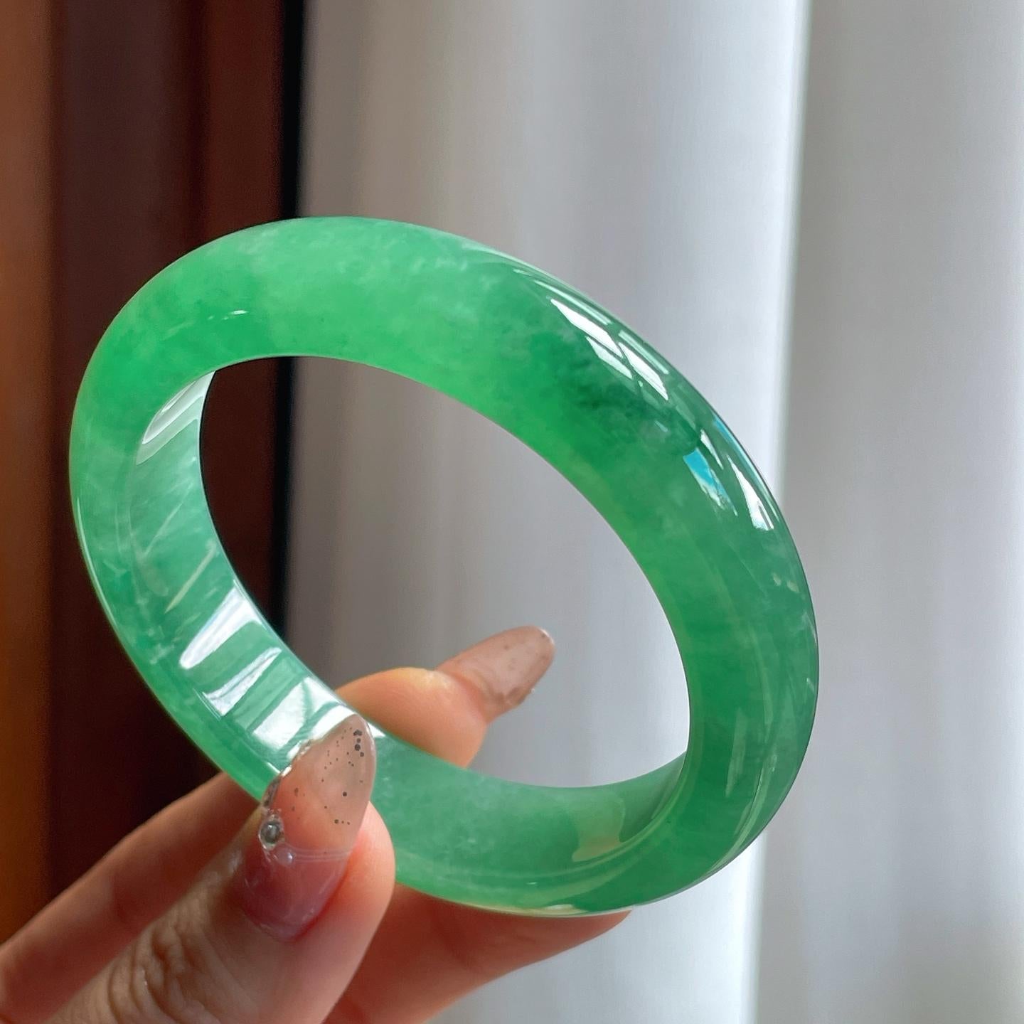 糯冰满绿翡翠平安镯（57mm）