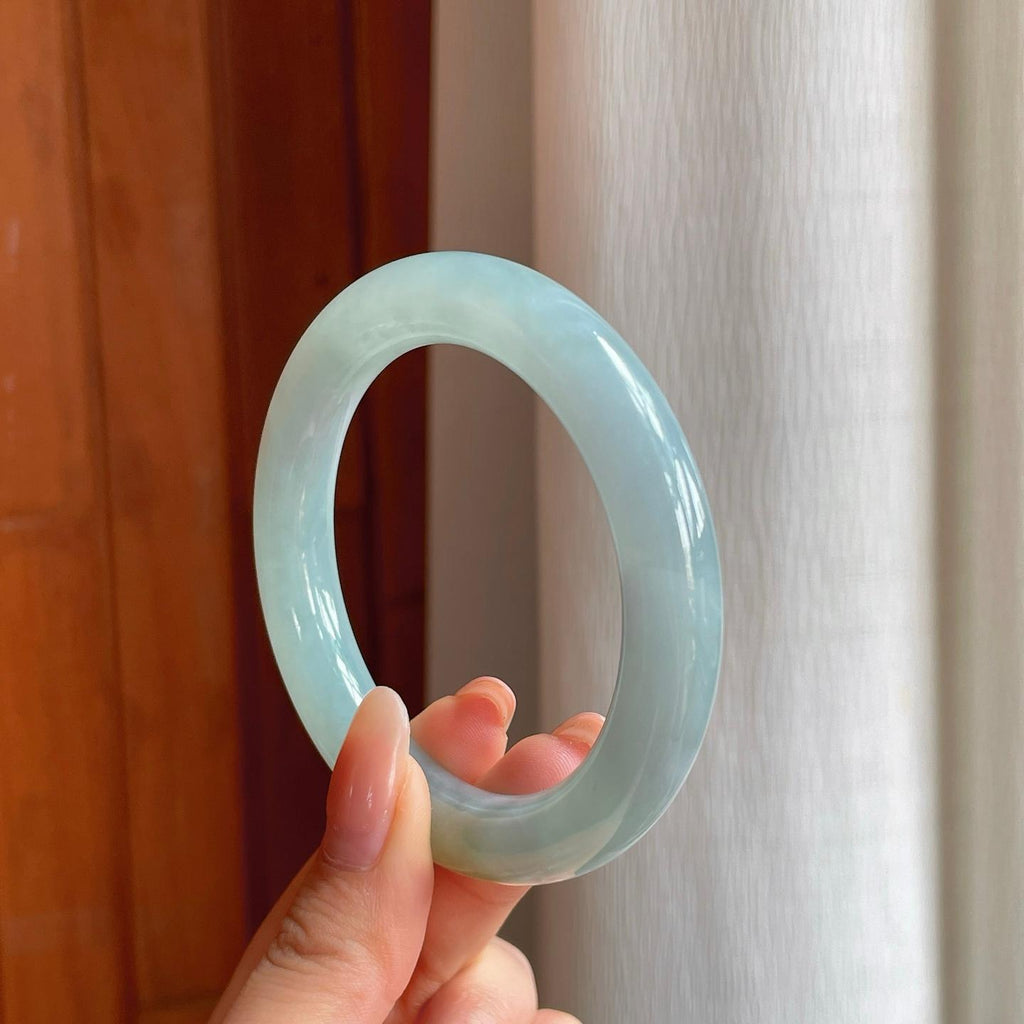 冰种飘黄翡翠圆条手镯（55mm)（yc360254）