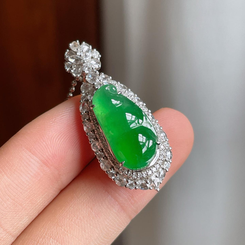 18k金镶冰种满绿翡翠豆子（yc250564）